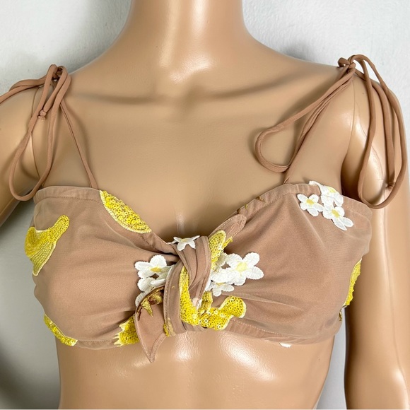 NEW FOR LOVE & LEMONS REVOLVE EMBROIDERED KNOT FRONT CROP TOP - Picture 3 of 9